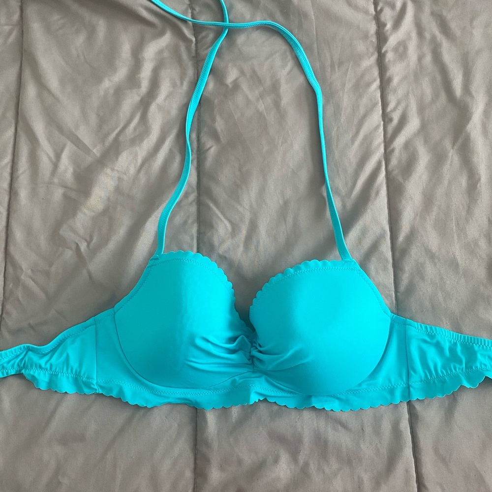 Victoria’s Secret bikini top 34D